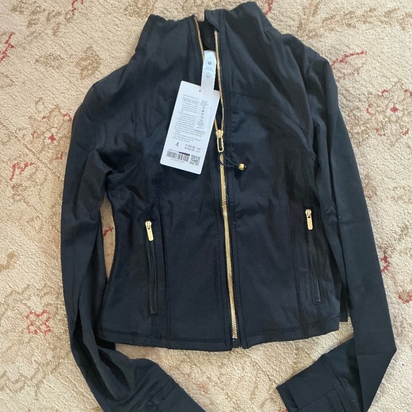 lululemon Define Cropped Jacket Nulu in Black/Gold/Gold Sz 4 NWT $128R - Picture 8 of 11